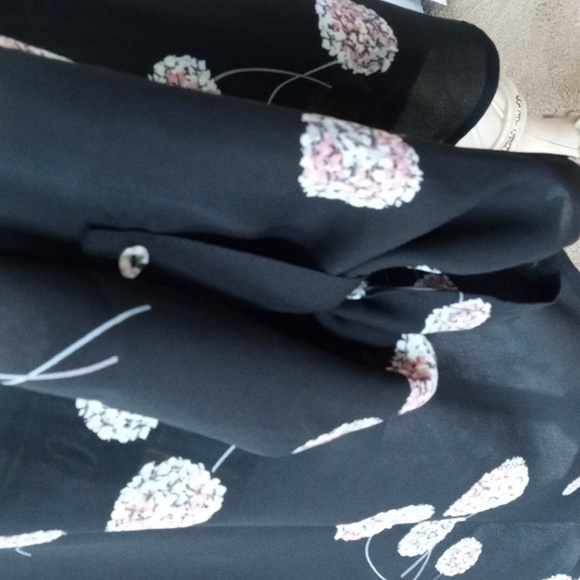 daniel rain Women's XL Hydrangea Black Floral Pink Light Yellow Flowing Blouse - Picture 14 of 17